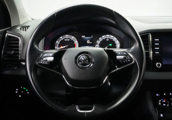 Подержанный автомобиль Skoda Karoq 2020 года (10 фото)