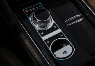 Подержанный автомобиль Jaguar XJ 2013 года (30 фото)