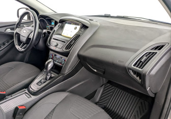 Подержанный автомобиль Ford Focus Hatchback 2018 года (11 фото)