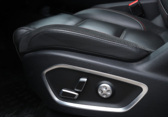 Подержанный автомобиль Geely Tugella 2023 года (22 фото)