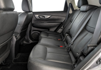 Подержанный автомобиль Nissan X-Trail 2015 года (18 фото)