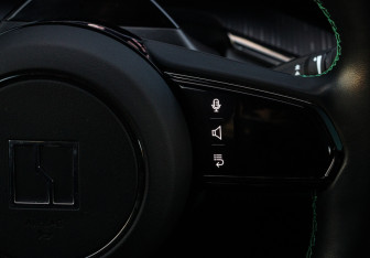 Подержанный автомобиль Zeekr 001 2022 года (26 фото)