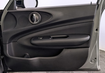 Подержанный автомобиль MINI Clubman Wagon 2021 года (25 фото)