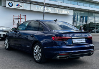Подержанный автомобиль Audi A4 Sedan 2021 года (7 фото)