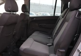 Подержанный автомобиль Opel Zafira Compactvan 2008 года (10 фото)