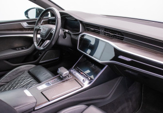 Подержанный автомобиль Audi A7 2019 года (10 фото)