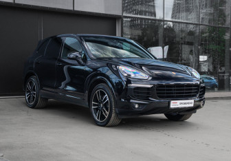 Подержанный автомобиль Porsche Cayenne 2015 года (3 фото)