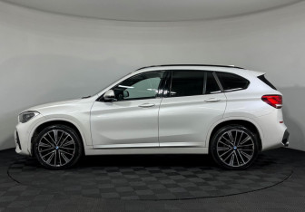 Подержанный автомобиль BMW X1 2021 года (5 фото)