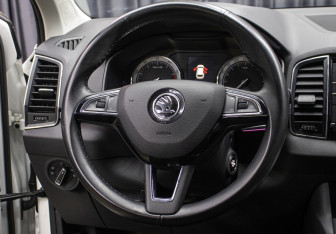 Подержанный автомобиль Skoda Karoq 2020 года (15 фото)