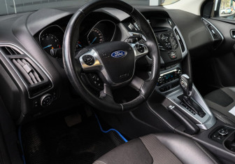 Подержанный автомобиль Ford Focus Hatchback 2013 года (13 фото)