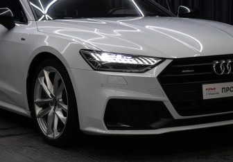 Подержанный автомобиль Audi A7 2018 года (26 фото)