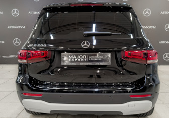 Подержанный автомобиль Mercedes-Benz GLB 2020 года (6 фото)