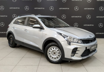 Подержанный автомобиль Kia Rio Hatchback 2021 года (3 фото)