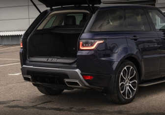 Подержанный автомобиль Land Rover Range Rover Sport 2018 года (23 фото)