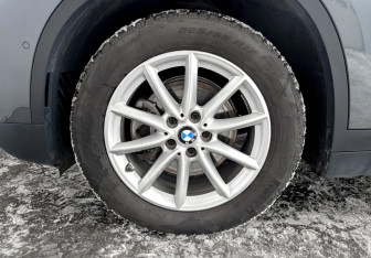 Подержанный автомобиль BMW X1 2020 года (18 фото)