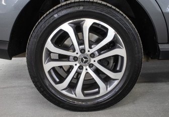 Подержанный автомобиль Mercedes-Benz GLE 2017 года (25 фото)