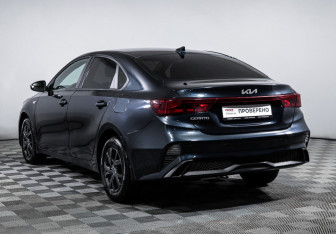 Подержанный автомобиль Kia Cerato Sedan 2021 года (7 фото)