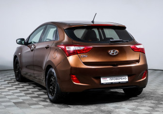 Подержанный автомобиль Hyundai i30 Hatchback 2012 года (7 фото)