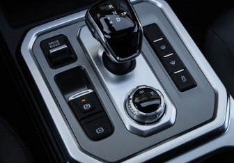 Подержанный автомобиль JAC T9 2024 года (19 фото)