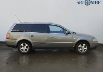 Подержанный автомобиль Volkswagen Passat Wagon 2003 года (4 фото)