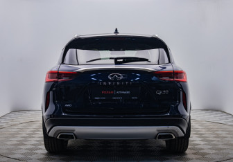 Подержанный автомобиль Infiniti QX50 2019 года (4 фото)