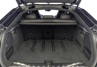 Подержанный автомобиль BMW X6 2021 года (10 фото)