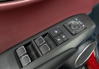 Подержанный автомобиль Lexus NX 2021 года (29 фото)
