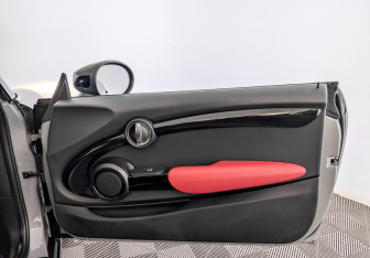 Подержанный автомобиль MINI Hatch 2021 года (24 фото)