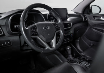 Подержанный автомобиль Hyundai Tucson 2019 года (14 фото)
