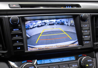 Подержанный автомобиль Toyota RAV4 2017 года (20 фото)