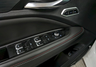 Подержанный автомобиль Geely Tugella 2023 года (12 фото)