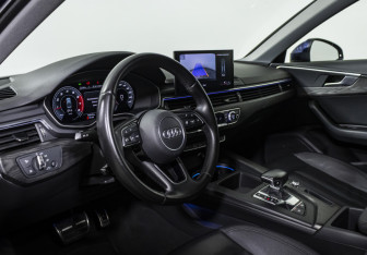 Подержанный автомобиль Audi A4 Sedan 2020 года (9 фото)