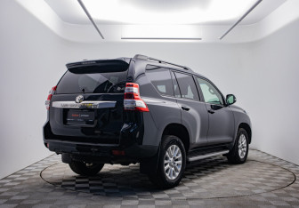 Подержанный автомобиль Toyota Land Cruiser Prado 2016 года (5 фото)
