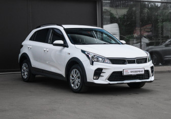 Подержанный автомобиль Kia Rio Hatchback 2021 года (3 фото)