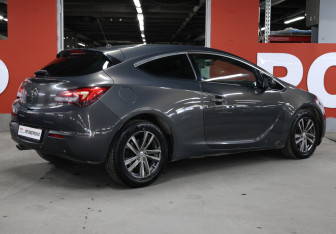 Подержанный автомобиль Opel Astra Hatchback 2013 года (5 фото)