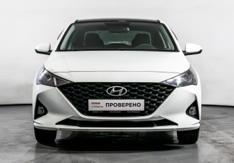 Подержанный автомобиль Hyundai Solaris Sedan 2020 года (2 фото)