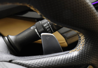 Подержанный автомобиль Changan UNI-V 2023 года (14 фото)