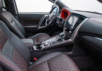 Подержанный автомобиль Mitsubishi Montero Sport 2022 года (9 фото)