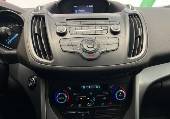 Подержанный автомобиль Ford Kuga 2017 года (15 фото)