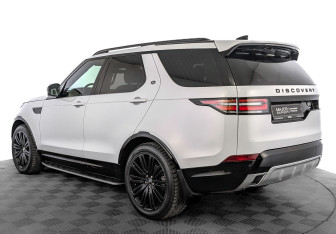 Подержанный автомобиль Land Rover Discovery 2020 года (7 фото)