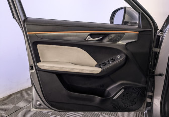 Подержанный автомобиль Haval Jolion 2022 года (18 фото)