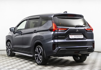 Подержанный автомобиль Mitsubishi Xpander 2023 года (7 фото)