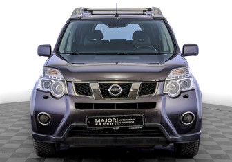 Подержанный автомобиль Nissan X-Trail 2014 года (2 фото)