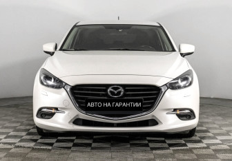 Подержанный автомобиль Mazda 3 Hatchback 2018 года (2 фото)