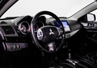 Подержанный автомобиль Mitsubishi Lancer Sedan 2007 года (11 фото)