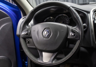 Подержанный автомобиль Renault Logan Sedan 2014 года (17 фото)