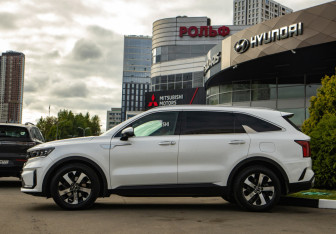 Подержанный автомобиль Kia Sorento 2021 года (6 фото)