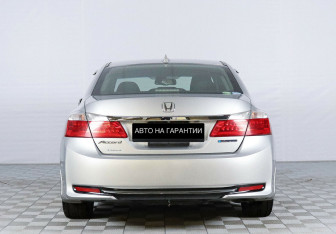 Подержанный автомобиль Honda Accord Sedan 2014 года (4 фото)