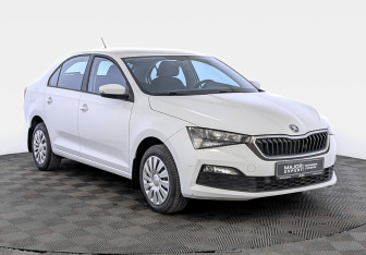 Подержанный автомобиль Skoda Rapid Liftback 2022 года (3 фото)