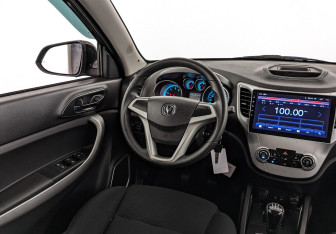 Подержанный автомобиль Changan CS35 2018 года (13 фото)